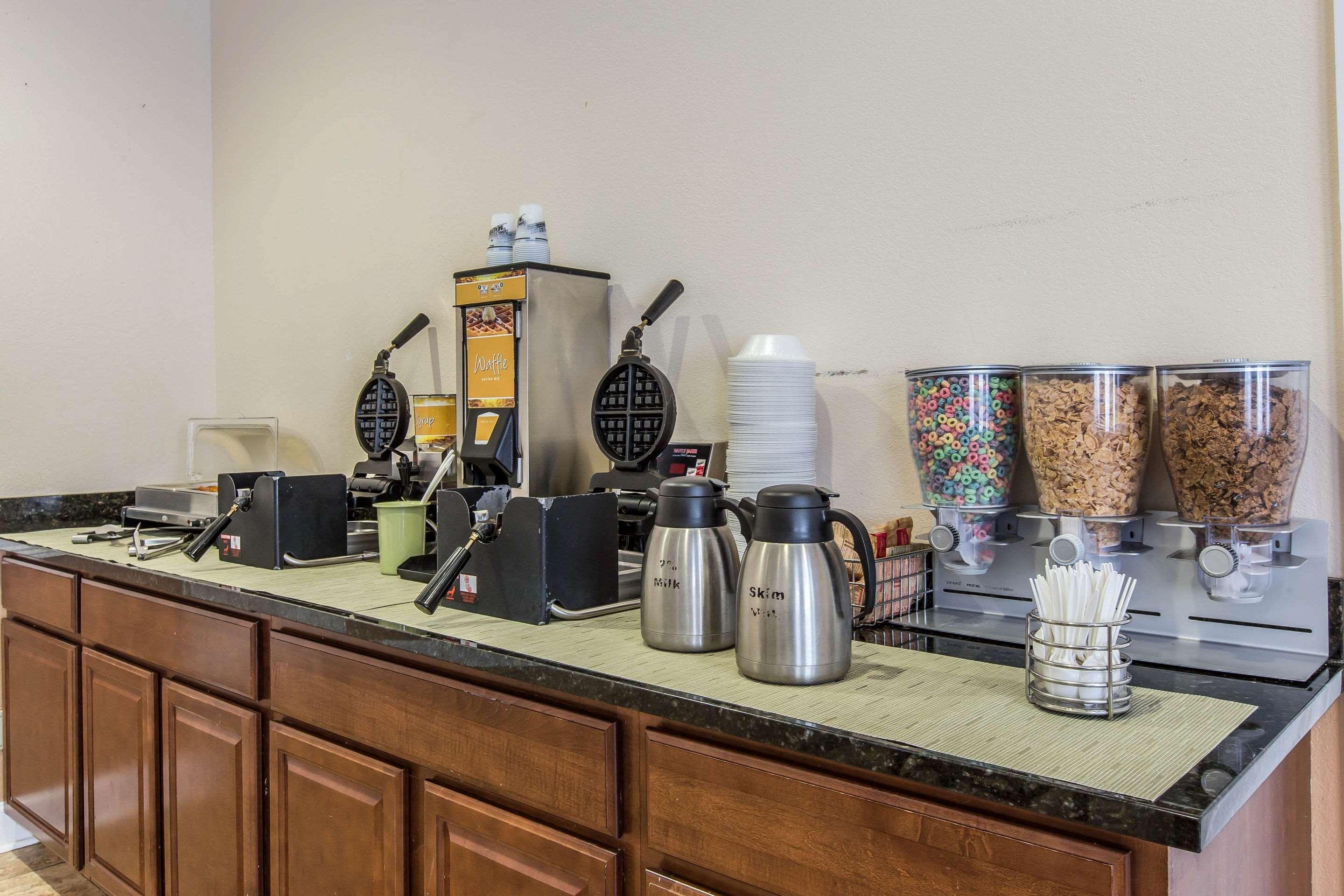 Quality Inn Midtown Саванна Экстерьер фото