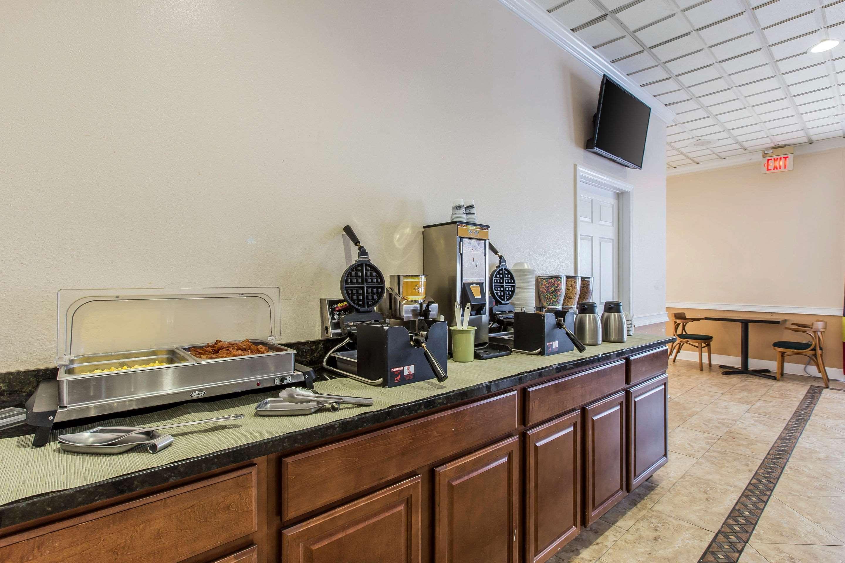Quality Inn Midtown Саванна Экстерьер фото
