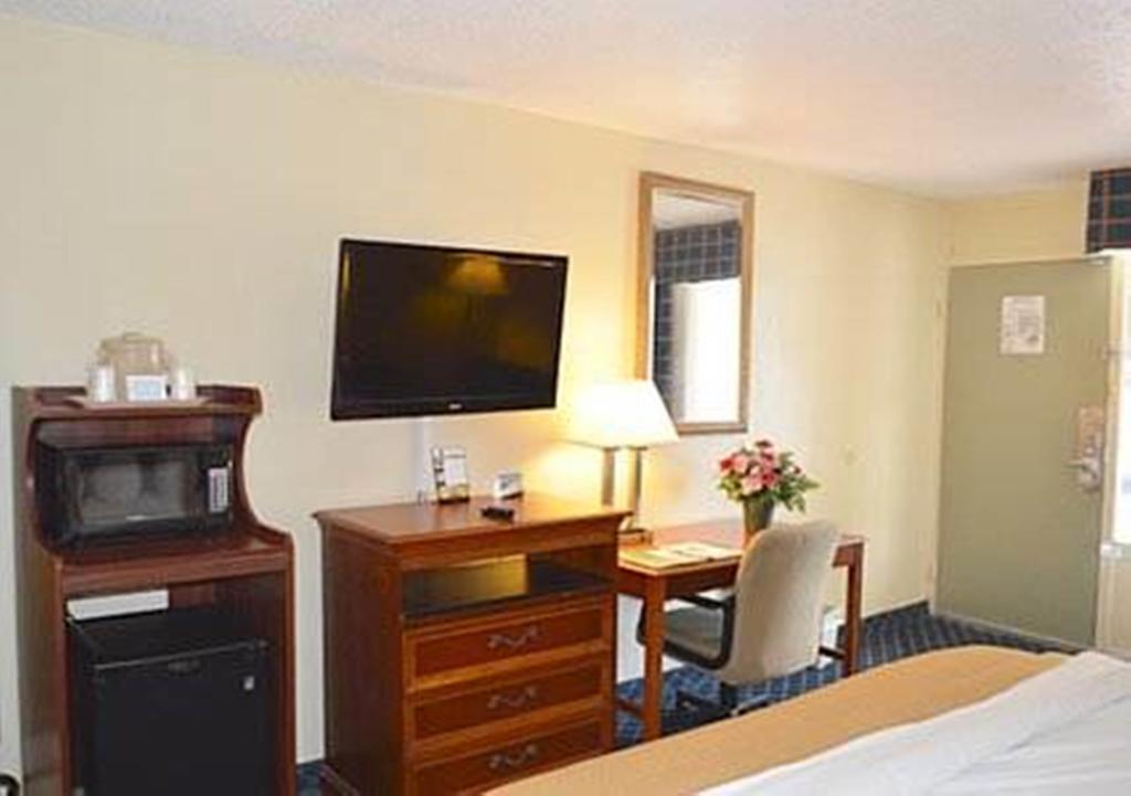 Quality Inn Midtown Саванна Экстерьер фото